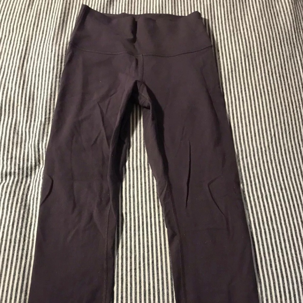Lululemon Wunder Under size 6